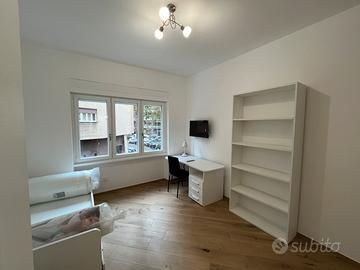 Stanza con bagno in camera per studentesse