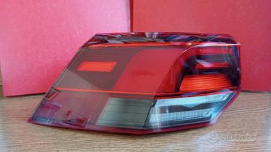 Fanale posteriore sinistro Volkswagen Golf 2023