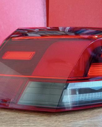 Fanale posteriore sinistro Volkswagen Golf 2023