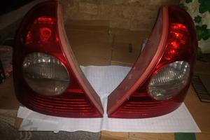 Fari posteriori fanali Renault Clio 2