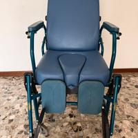 Sedia a rotelle per anziani, comoda