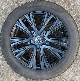 4 Cerchi con gomme invernali Toyota Yaris Cross