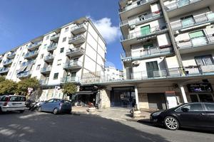 3 LOCALI A NAPOLI