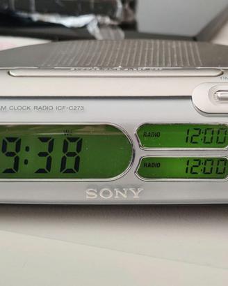 Radio sveglia Sony perfetta, bella esteticamente.