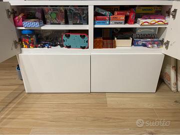 Moduli Besta Ikea per parete attrezzata