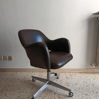Poltrona vintage anni 70 con rotelle 