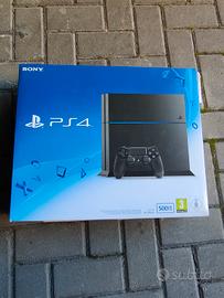 ps4 più 2 controller originali e giochi