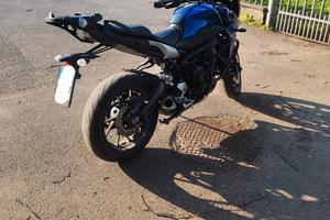 Yamaha Tracer 900 115 CV 2017 + bauletto Givi Maxi