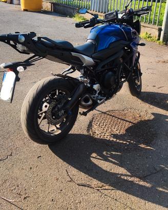 Yamaha Tracer 900 115 CV 2017 + bauletto Givi Maxi