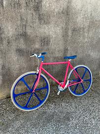 bicicletta scatto fisso