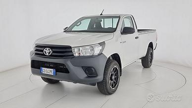 Toyota Hilux 2.4 D-4D SC 2WD M/T