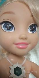 bambola Frozen canta e si illumina