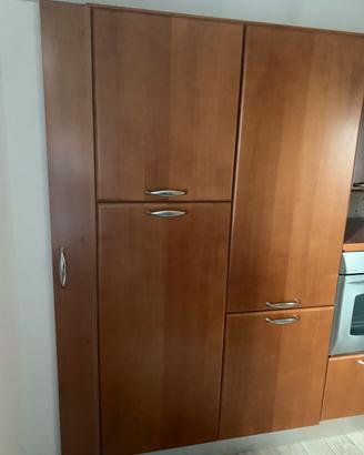 Cucina completa con elettrodomestici