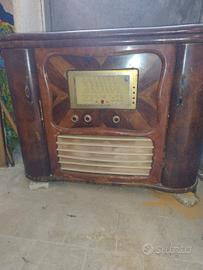 mobile bar con grammofono 