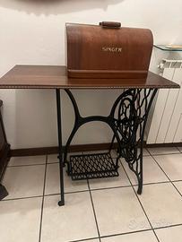 Macchina da cucire Singer antica