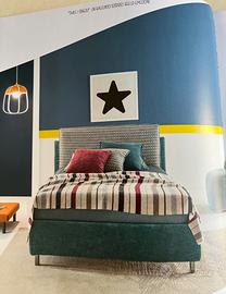 Armadio angolare e letto completo