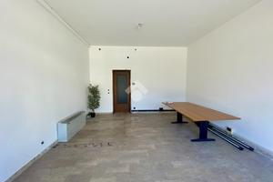 NEGOZIO A VILLA DEL CONTE