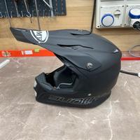 Casco suomy