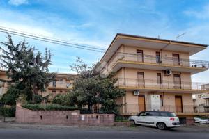 4 LOCALI A SAN FILIPPO DEL MELA