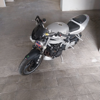 Triumph speed triple 955i