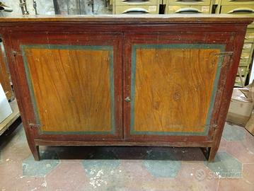 DUE MOBILI COLORATI BELLI E CAPIENTI