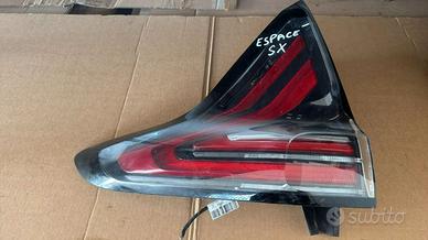 FARO POSTERIORE SX RENAULT ESPACE 2018