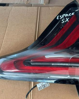 FARO POSTERIORE SX RENAULT ESPACE 2018