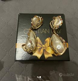 Orecchini bianchi perla