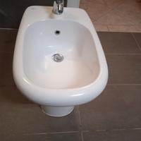 bidet completo di rubinetto miscelatore e sifone