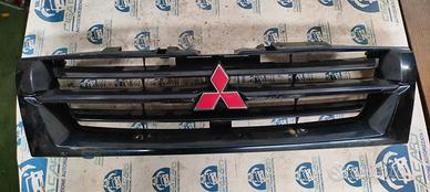 MITSUBISHI PAJERO 2002 MASCHERINA ANTERIORE