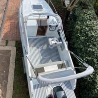 Barca sportiva 6,50mt 12mg con Mercury XR6 150cv