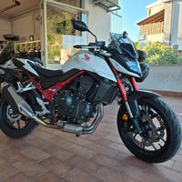 Honda CB 750 HORNET 2023 KM 5.218