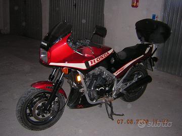 VEND0 moto HONDA DEL 1986 WF1000F