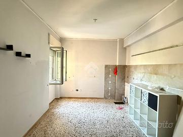 2 LOCALI A NAPOLI