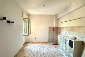 2 LOCALI A NAPOLI