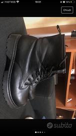 Stivali simil store dr martens