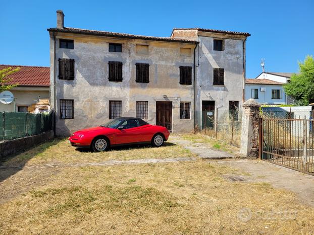 Rustico su 3 piani con terreno EDIFICABILE 1000m2