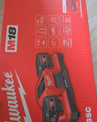 carica batterie milwaukee 