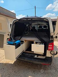 VW T6 Kombi 6 posti con kit