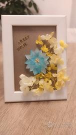 Cornice decorativa 3D con fiori e scritta 