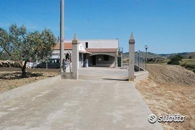 Villa/casale in localitÃ  Pisticci, zona Scalo. A