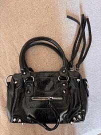 Borsa nera simil Balenciaga