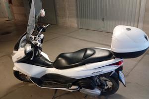scooter  125 colore bianco perla 