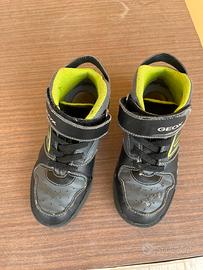 Scarpe bambino Geox numero 33.