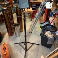 Faretto da cantiere con treppiede