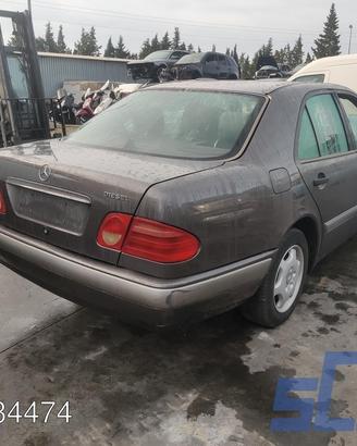 MERCEDES-BENZ CLASSE E W210 E 220 D -ricambi