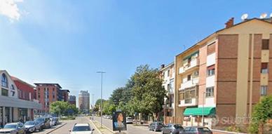 Stanza disponiblie da subito via darsena rif 75