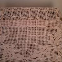 Tovaglietta/centro rettangolare ad uncinetto punto