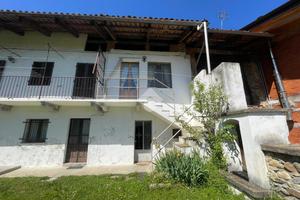 CASA SEMINDIPENDENTE A CASTELLAMONTE
