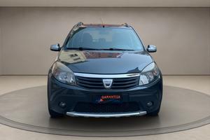 Dacia Sandero NEOPATENTATI - GOMME NUOVE